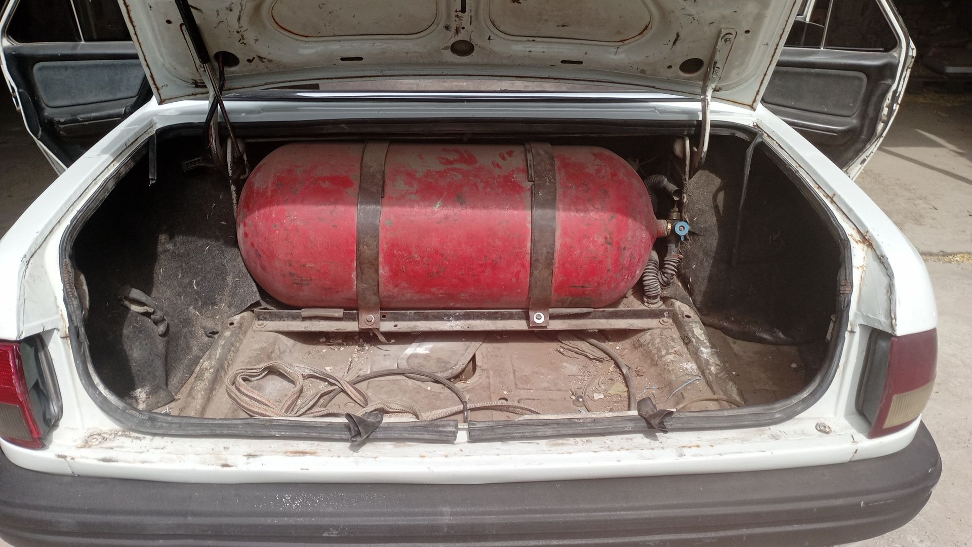 Volga 3110 sotiladi gazda