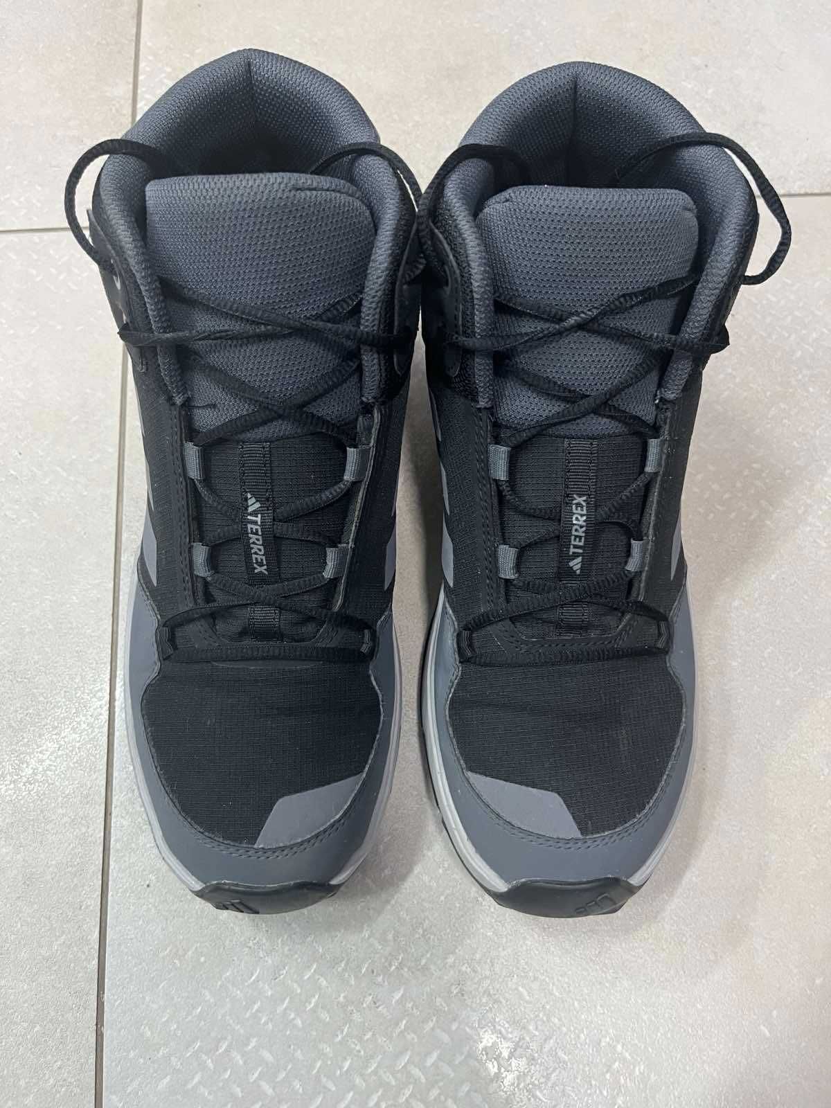 Детски зимни обувки Adidas Terrex (39 и 1/3)