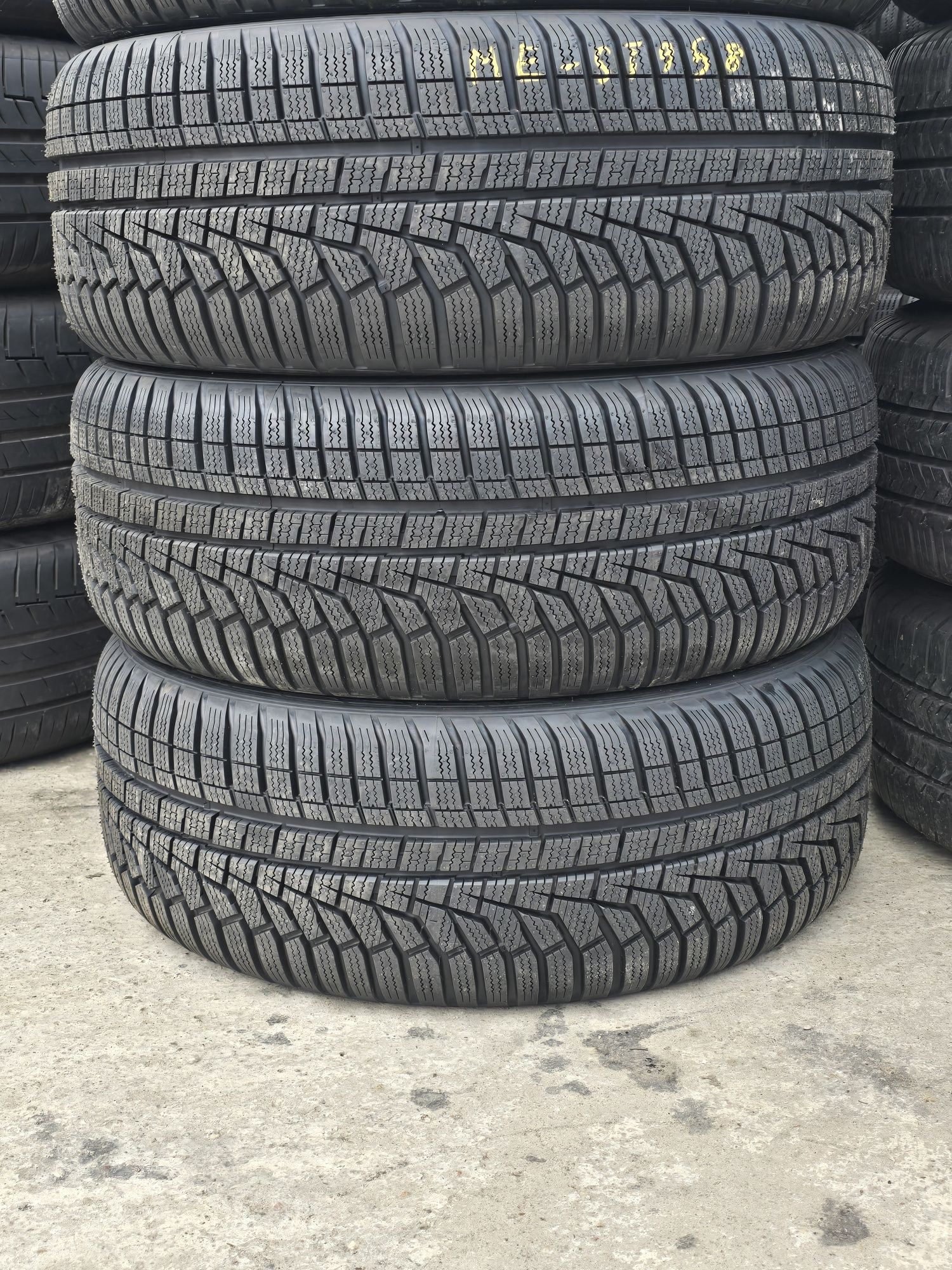 4 Броя 215/50/17 Hankook 9mm 23dot ЧИСТО НОВИ