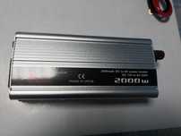 Invertor tensiune 12 V 2000 W