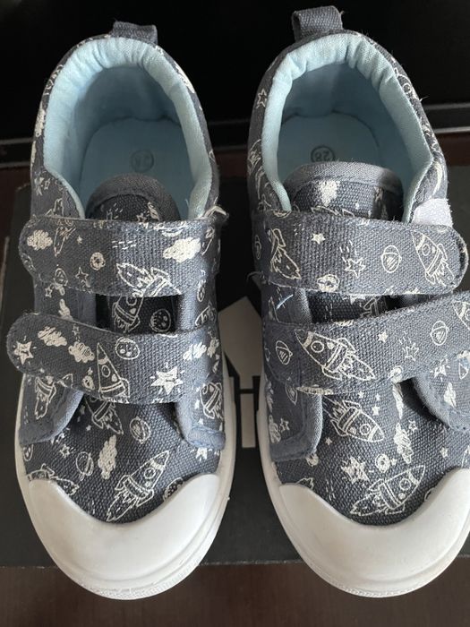 Adidasi baieti marimea 27