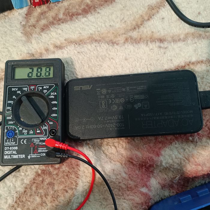 Vând încărcător Asus