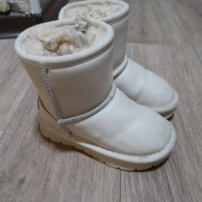 Продам угги натуральные