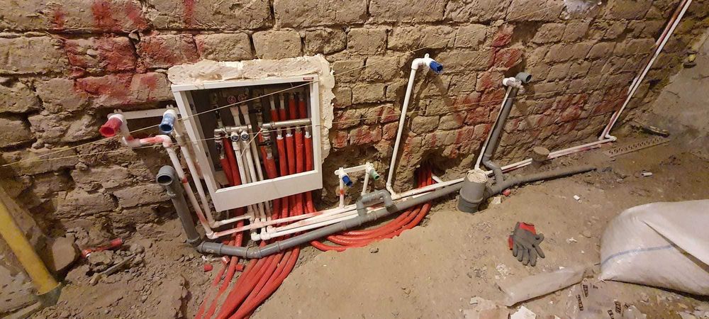 Amenajări interioare,exterioare,instalații electrice și termosanitare