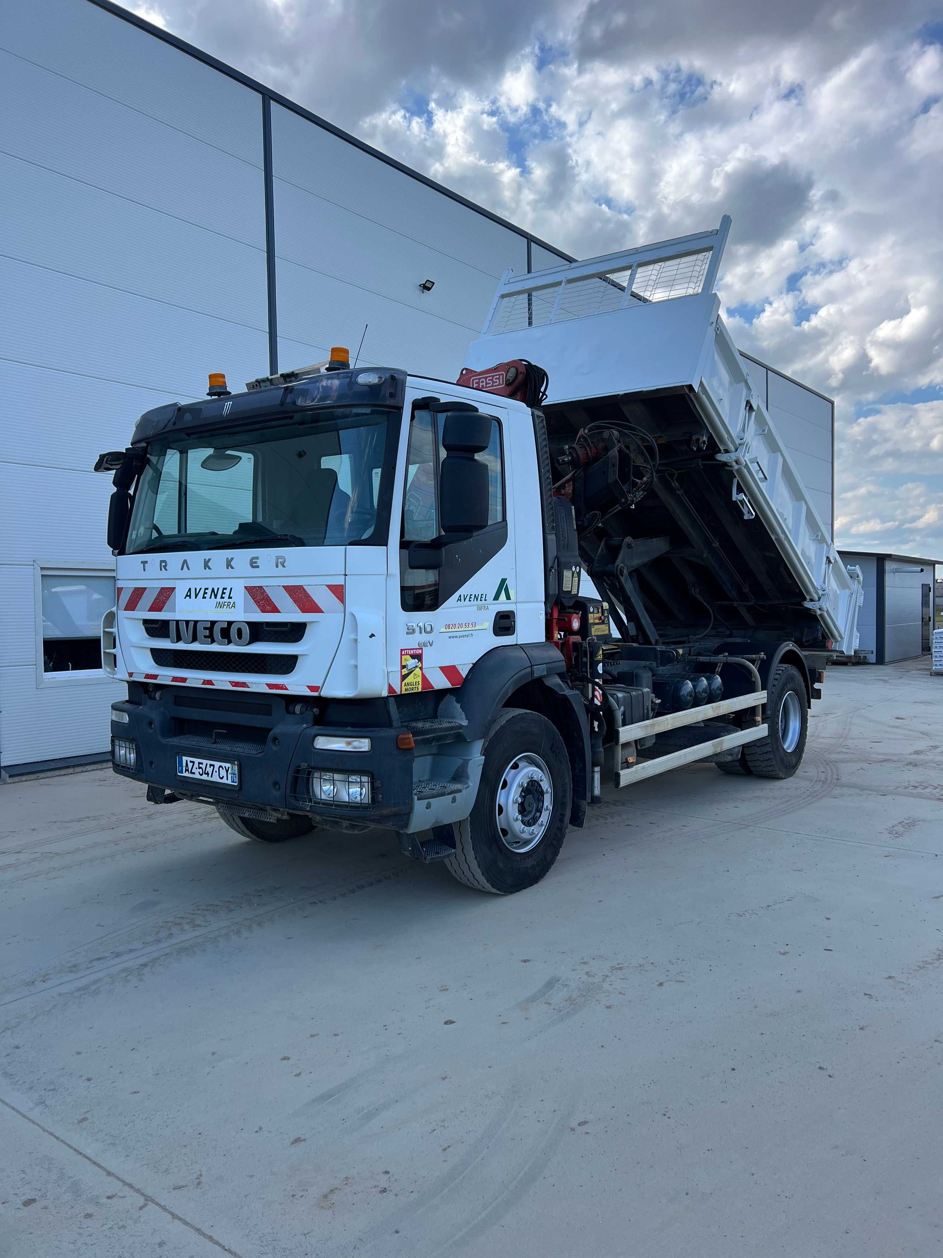 Basculanta Iveco cu macara  19 T