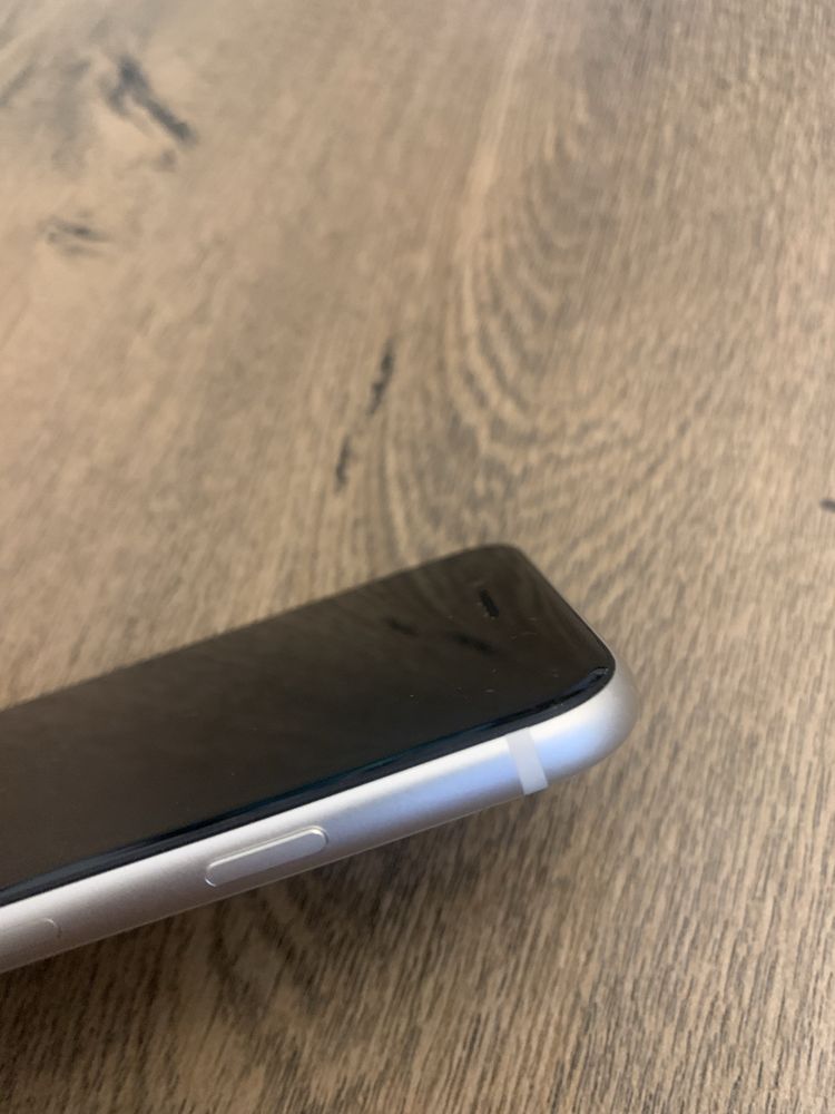 iPhone SE 2022 Starlight (астро бяло) 64 GB
