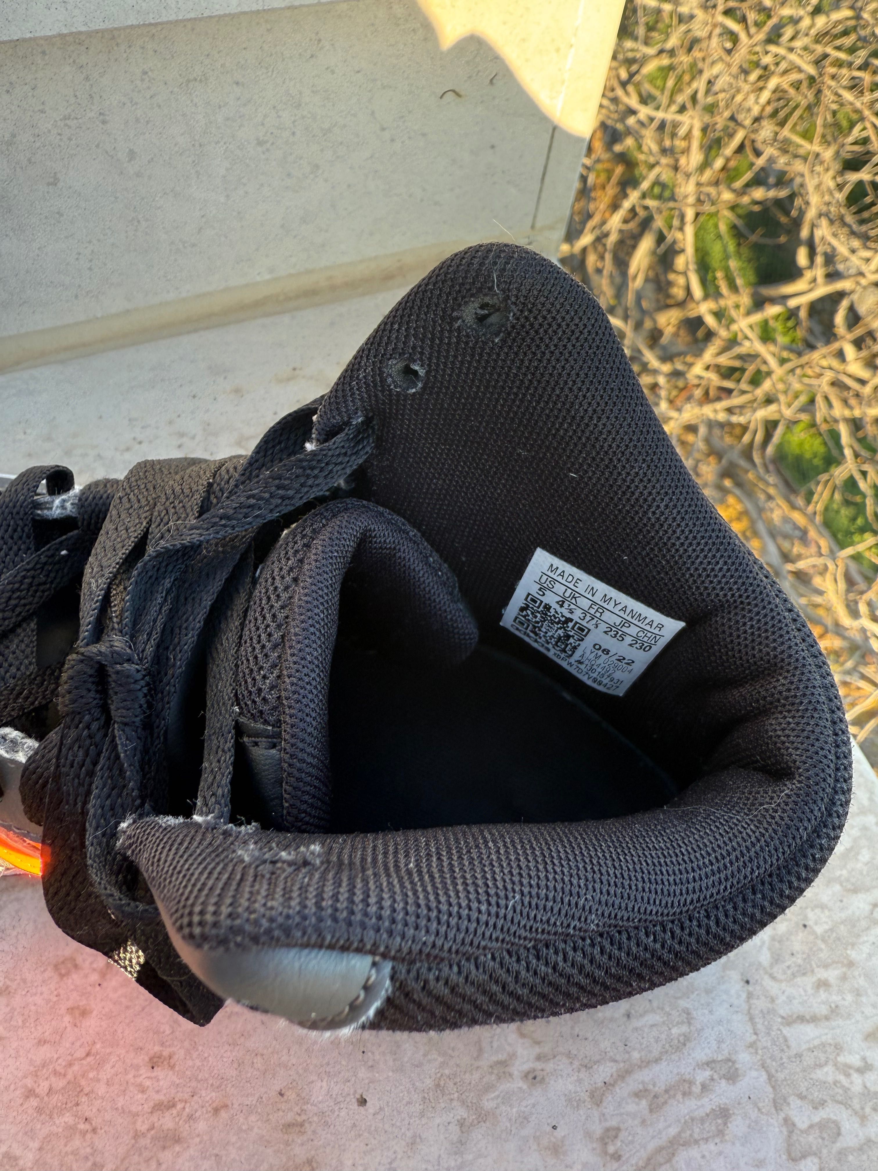 Маратонки ADIDAS