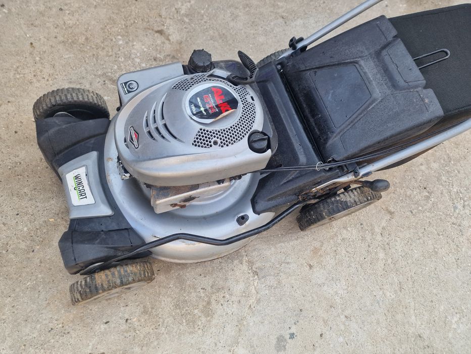 Masina de tuns iarba sau gazon Wingart pe benzina cu tractiune si cos8