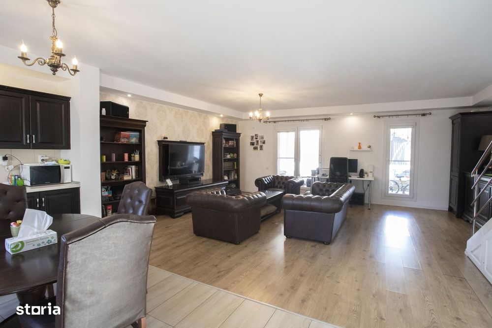 Vila 4 camere Cosmopolis Strip Mall