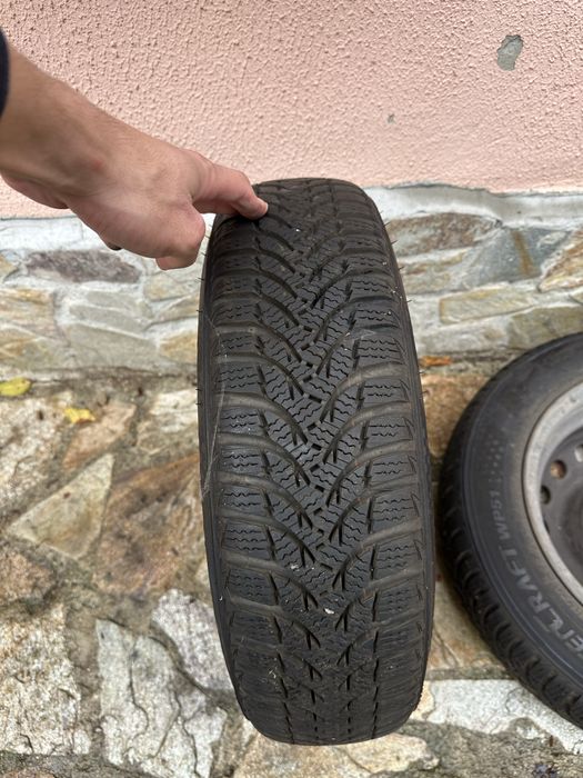 Чифт Зимни гуми.