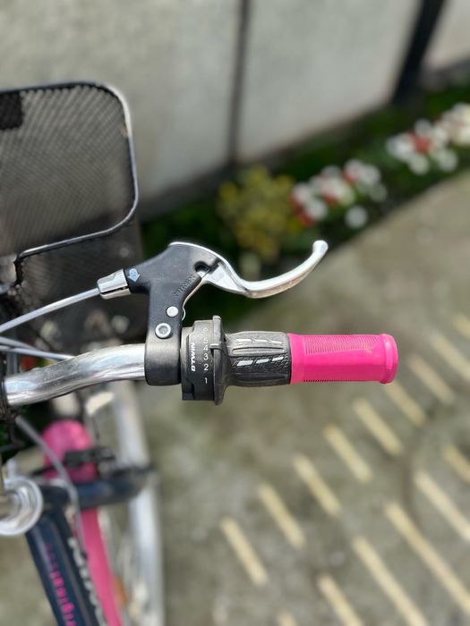Bicicleta fete /stare nouă vând
