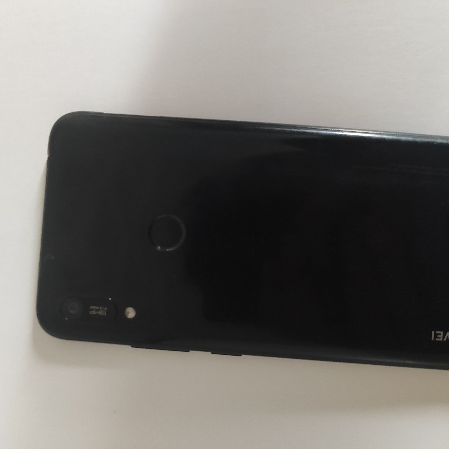Смартфон Huawei Y6 2019 телефоны , смартфоны , электроника