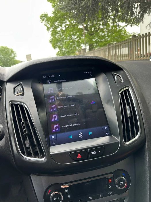 Navigatie Android 15 Ford Focus Mk3 Stil Tesla cu Carplay Android Auto