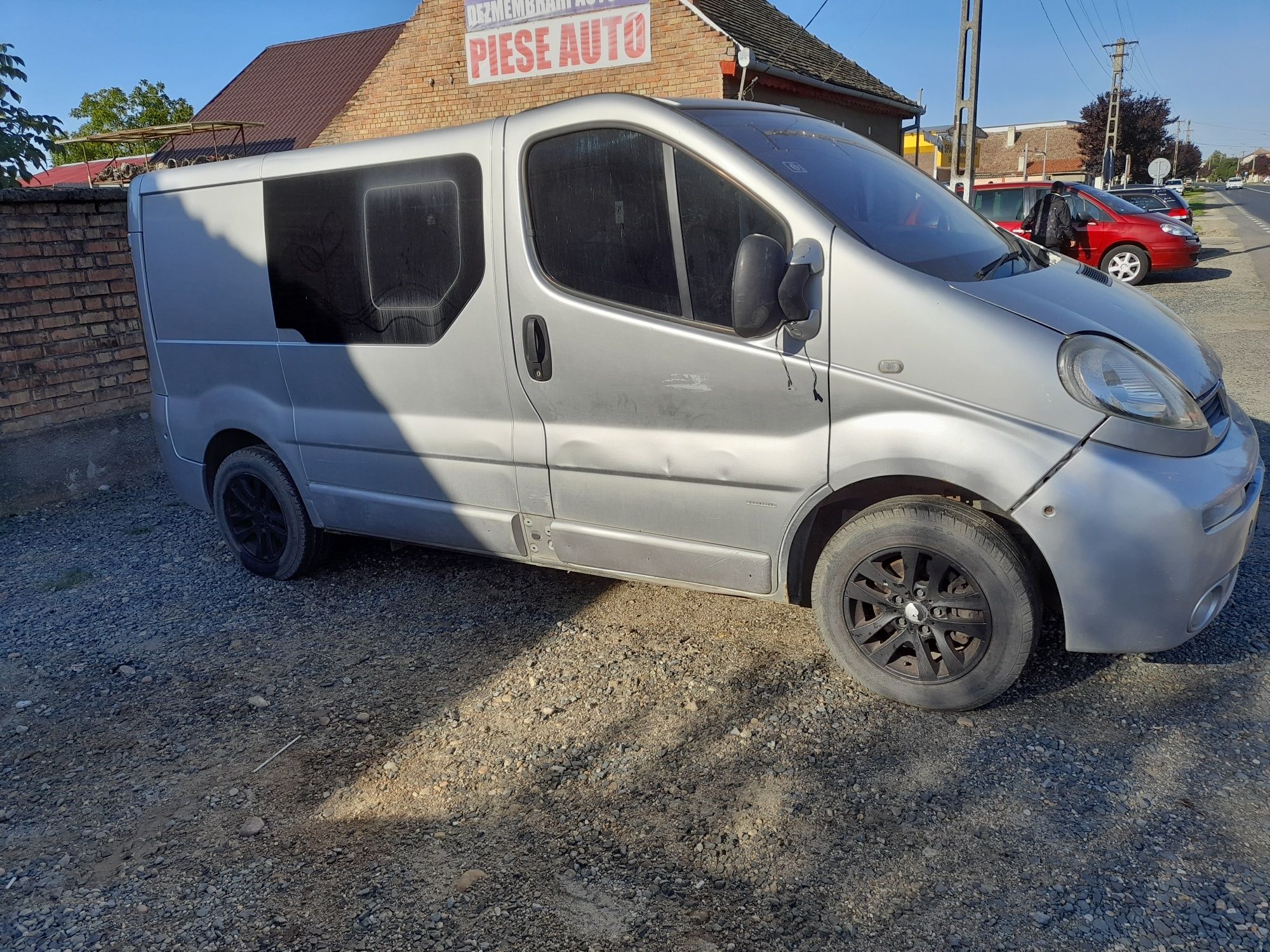 Usa fata stanga/dreapta Vivaro/Traffic/Primastar an 2001-2006