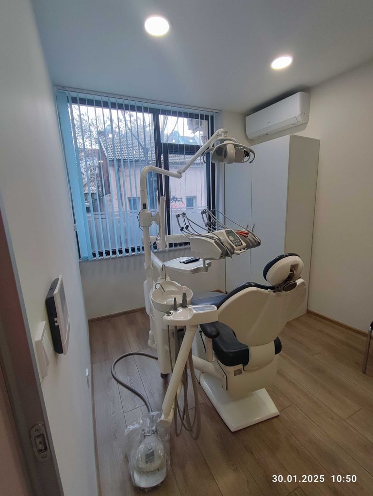 Дава се под наем Офис в София, Център - 16 кв.м за 765 € - Снимка #3