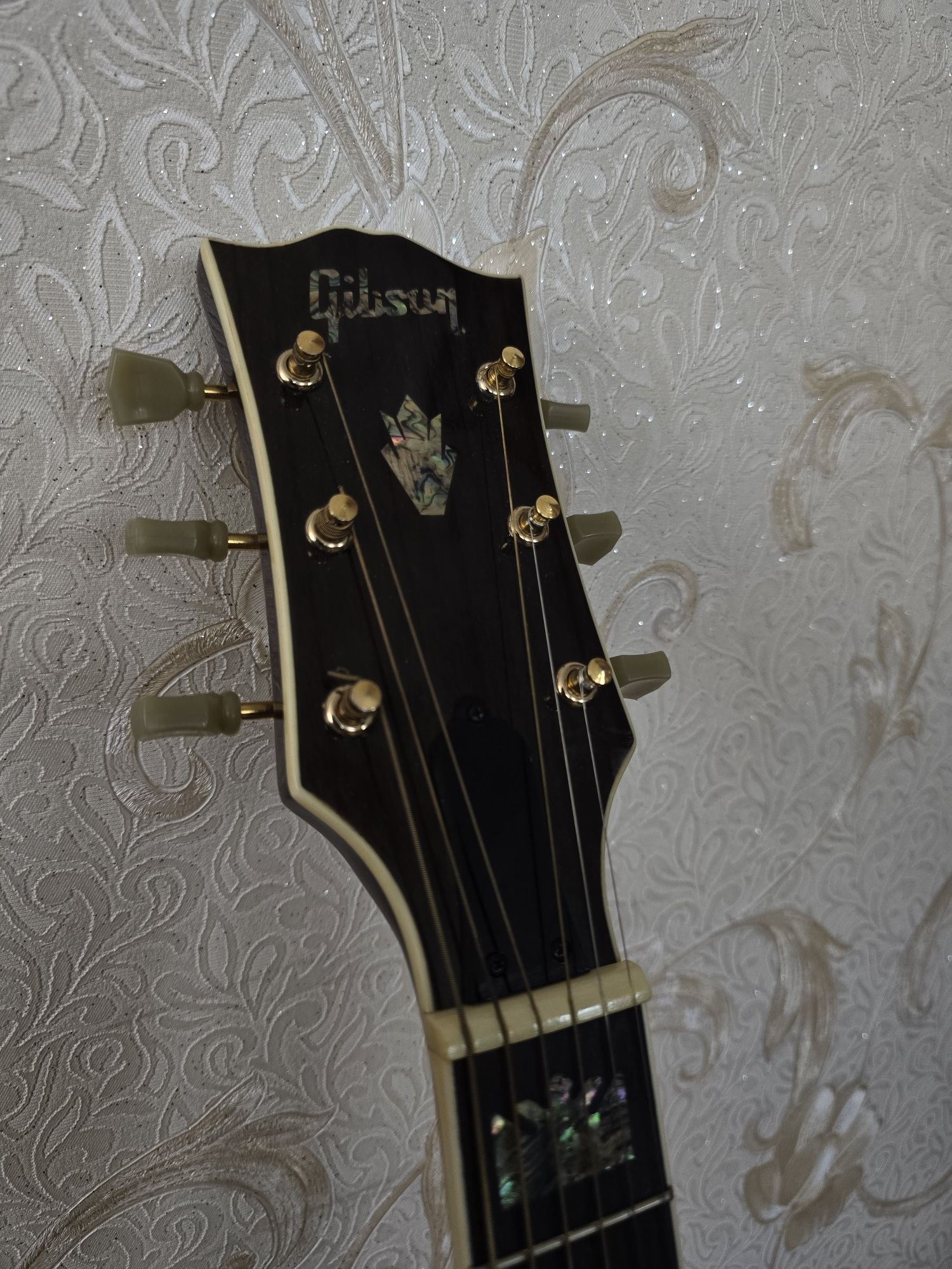 Гитара Gibson g200