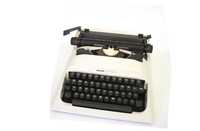 Италианска пишеща машина Olivetti lettera 10
