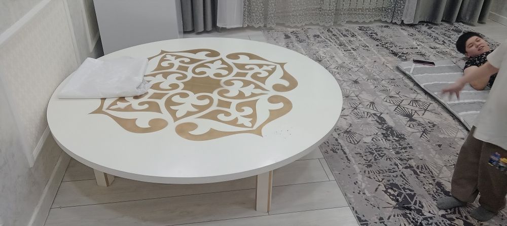 Продам жер стол есть от них ещё ножки может быть ещё  и высоким