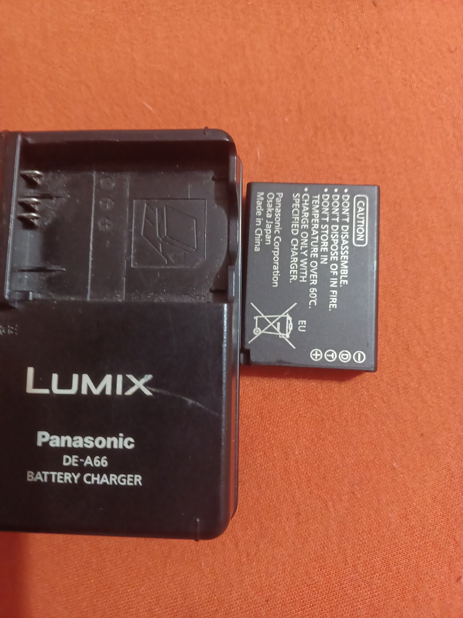 Lumix Panasonic DE-A66 Battery Charger +Lumix Panasonic Battery .