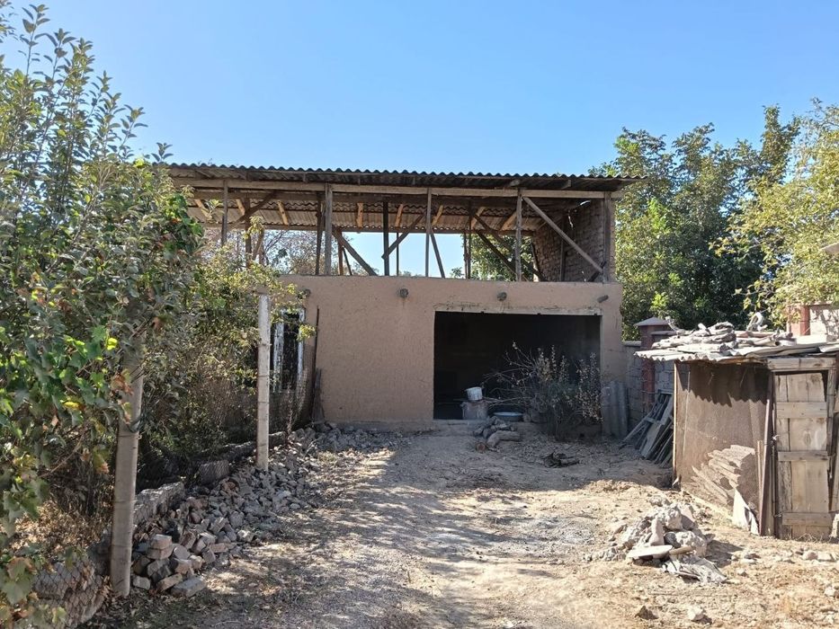 Продаётся участок ,можно использовать как дачу