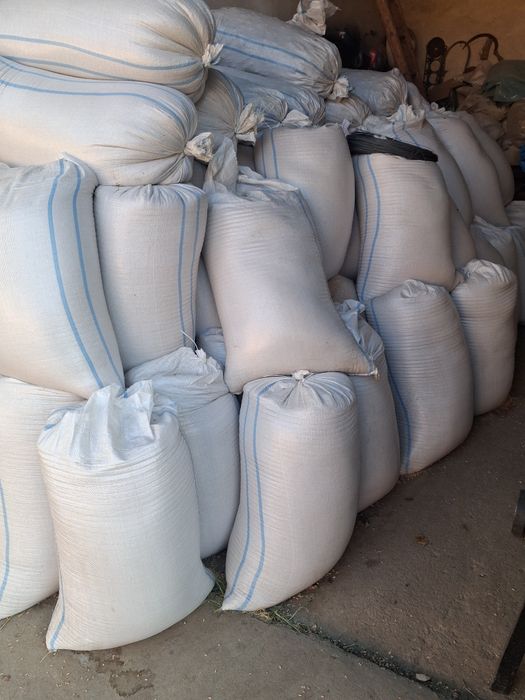 Vand  grâu si baloti de paie de grâu