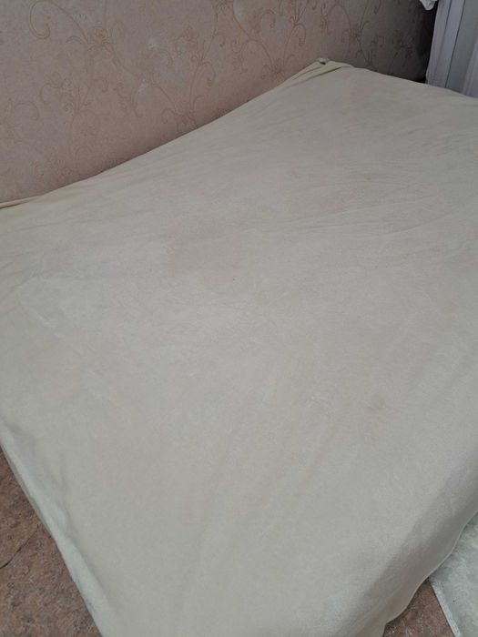 Плед молочного цвета продам двухспальный  ворс мягкий как игрушка