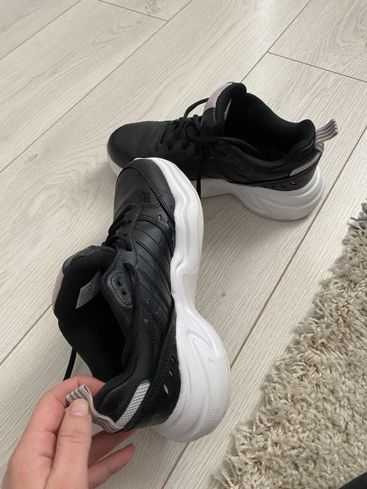 Adidasi 36 2/3 in stare perfecta