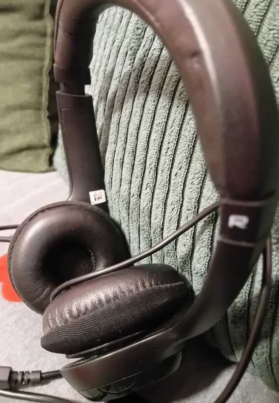 Чисто нови слушалки Logitech H390