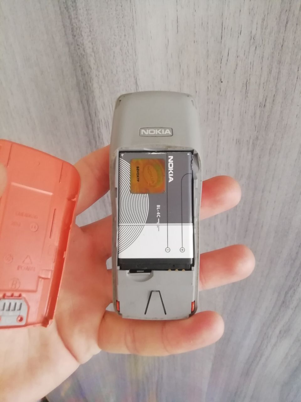 Nokia 1100 sotladi uz imeya otgan