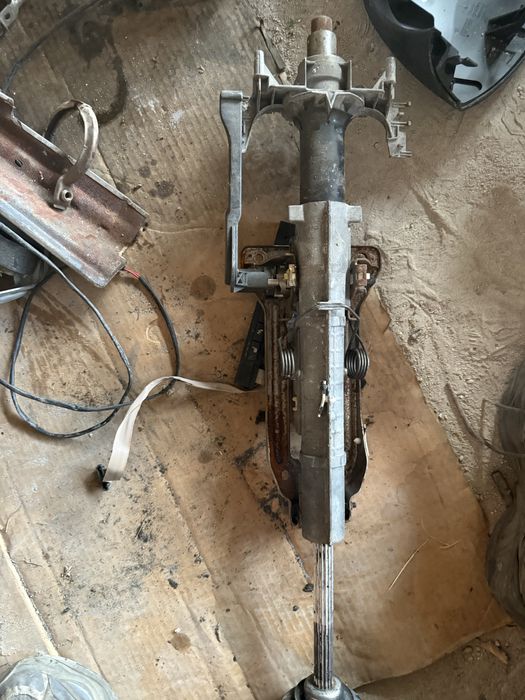 Кормилна колона bmw бмв E87 120d n47 177кс 120д  н47