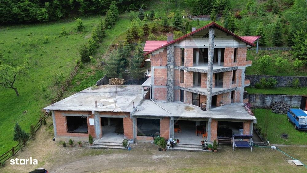 Hotel / Pensiune cu 19 camere de vânzare în zona Firiza