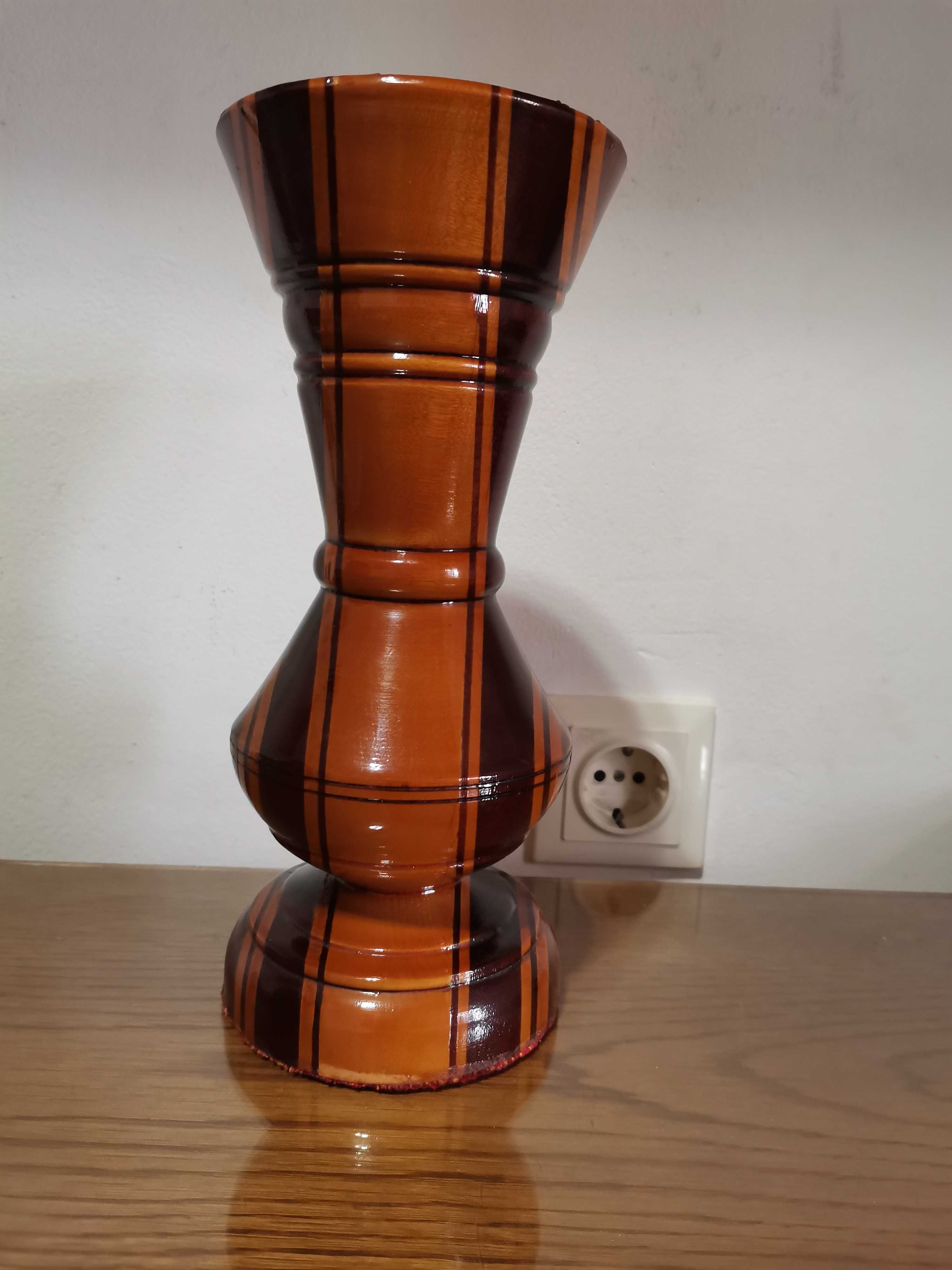 Vază de lemn impecabila 25x11 cm
