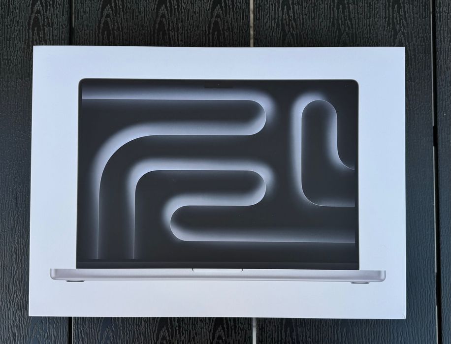 ЧИСТО НОВ MacBook Pro 16" M4 Pro Chip: 14 CPU/20 GPU/48RAM/512 SSD