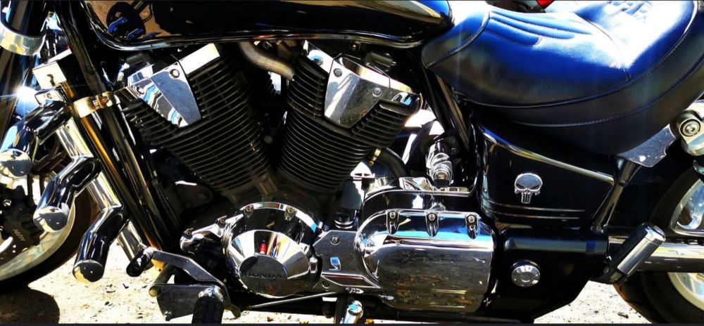 Vând HONDA VTX 1800 F