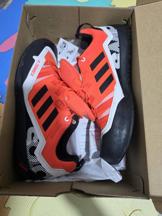 Adidas маратонки