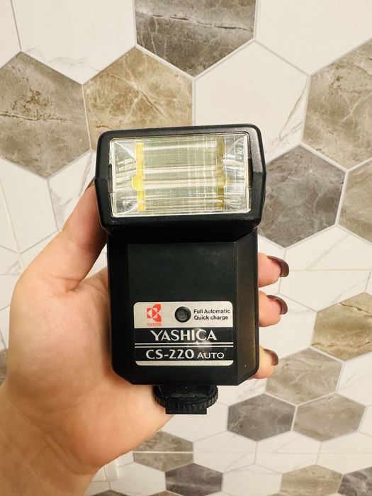 Фотовспышка Yashica CS-220 auto