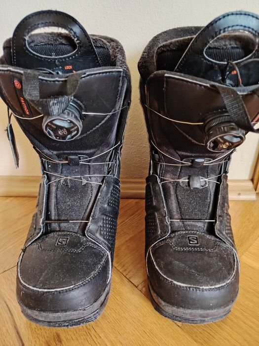 Vând boots snowboard
