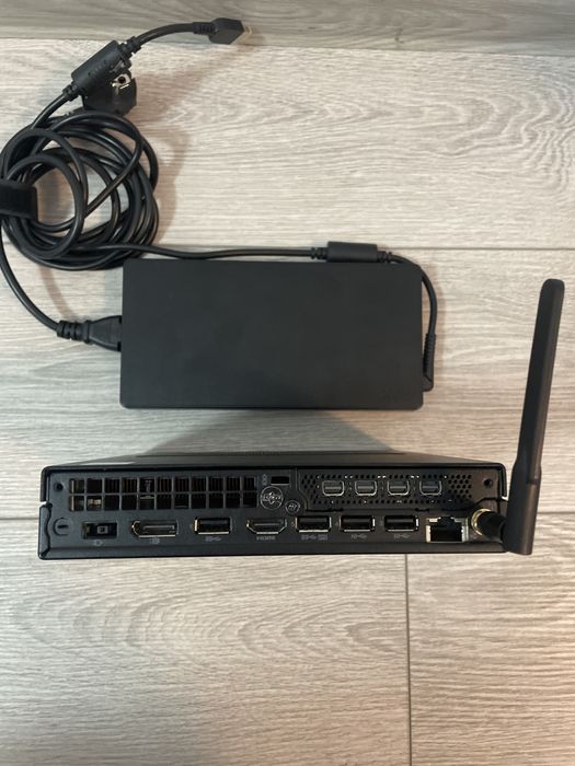 Lenovo ThinkStation P340 Tiny I7 10700T si suport vesa