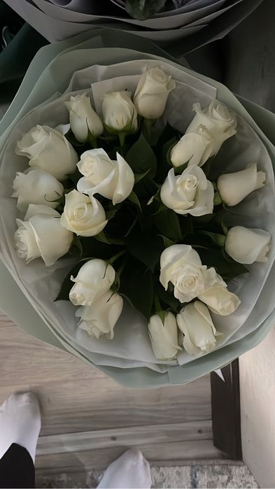 Цветы белые розы