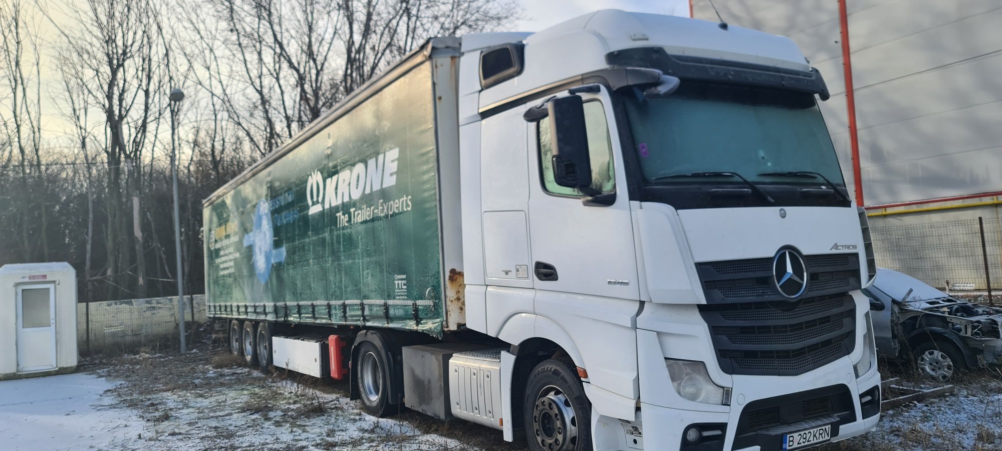 Vand/schimb mercedes actros 2015 și remorcă krone 2008 ,standard