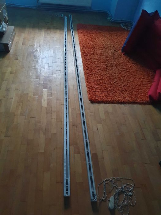 Șina pentru jaluzele verticale