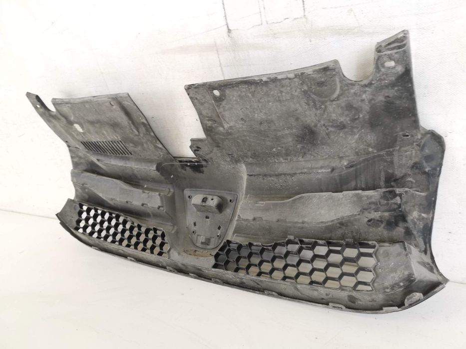 Радиаторна решетка Дачия Логан 2 / Dacia Logan 2 [ - ] Оригинална и в