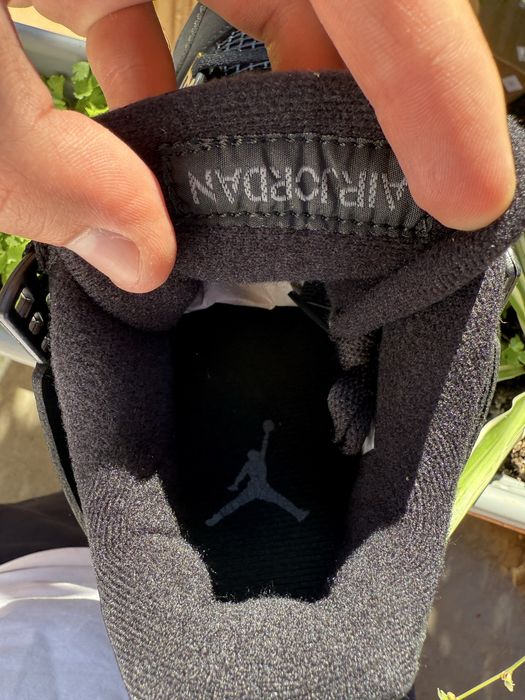 Jordan 4 Black Cat, marimea 39, 43, 44, citeste descrierea