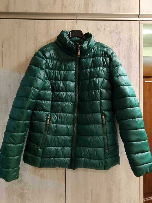 Дамско яке с качулка