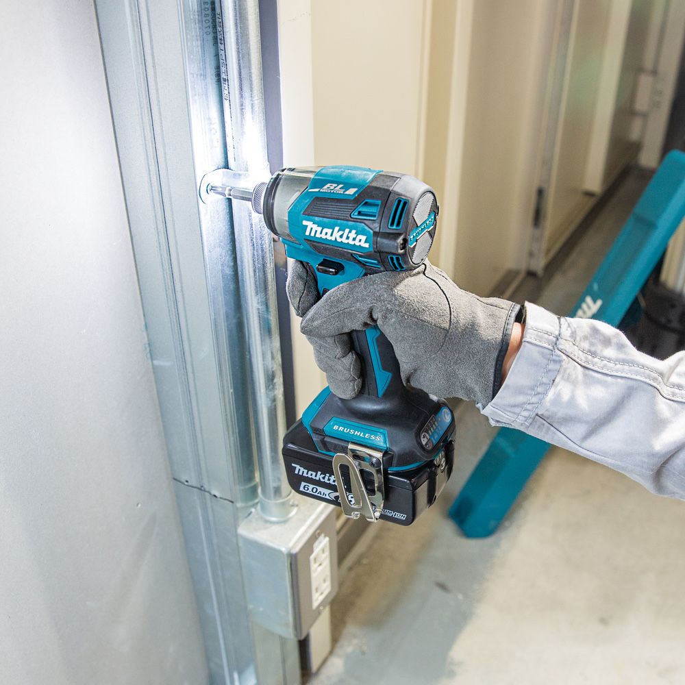 Акумулаторен ударен импакт / винтоверт Makita DTD173Z 18V