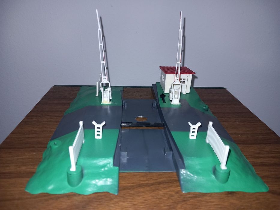 REZERVAT Trecere la calea ferata Mehano, scara HO ptr diorama trenulet