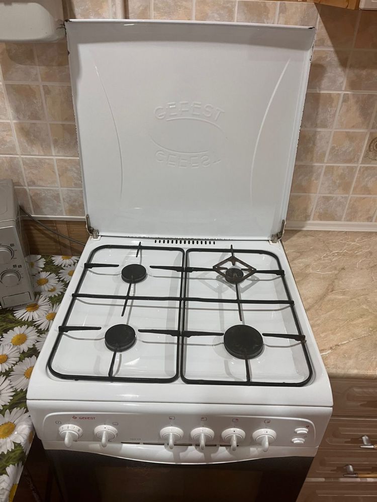 Продам газовую плиту
