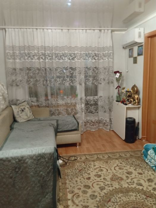 Продам двухкомнатную квартиру в районе Таксопарка