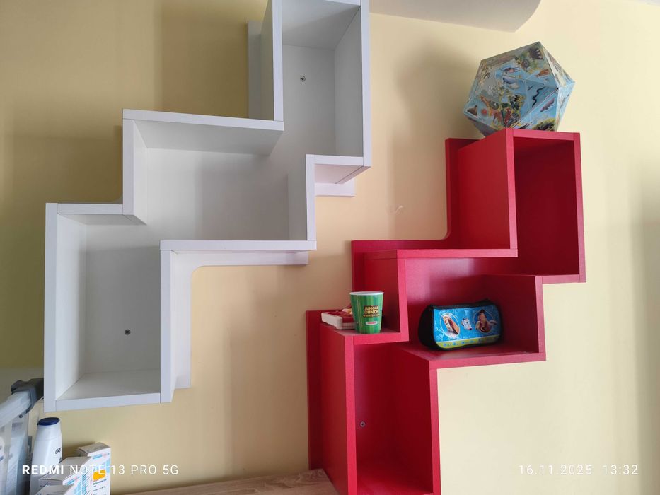 Стенни шкафове - стъпалообразни