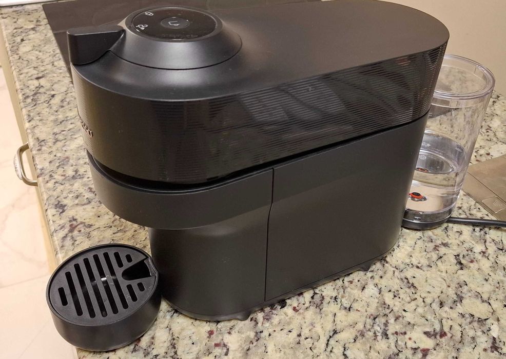Кафе машина с капсули Nespresso Vertuo Pop black + 19 капсули